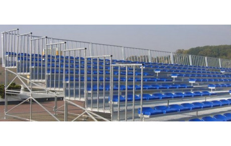 Montage des tribunes - lundi 8h